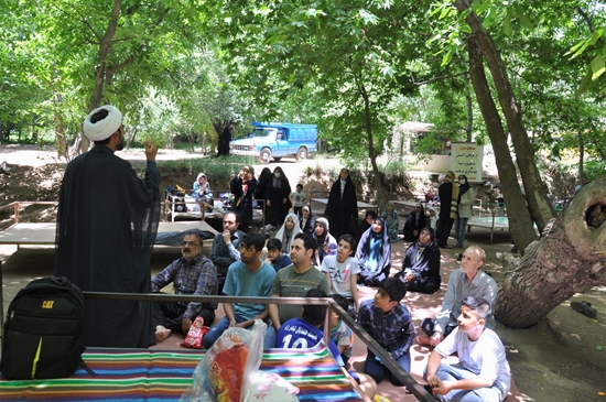 برگزاری اردوی یک روزه خانوادگی ویژه کارکنان مرکز آموزشی درمانی بهارلو 