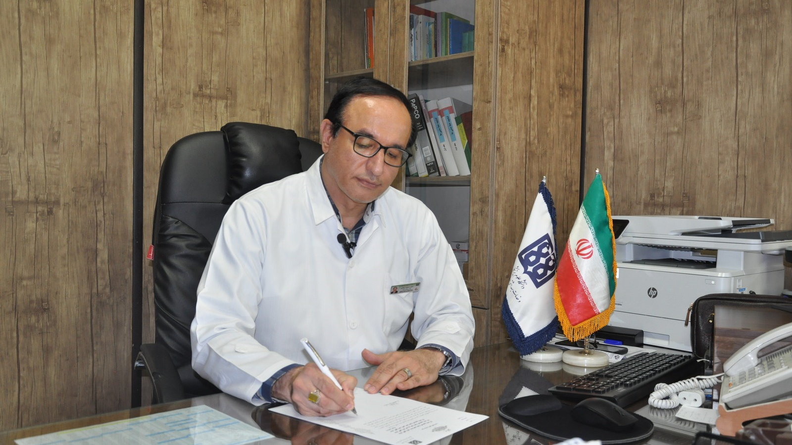 پیام تبریک دکتر مسعود رفعتی مدیر بیمارستان بهارلو به مناسبت روز کارمند