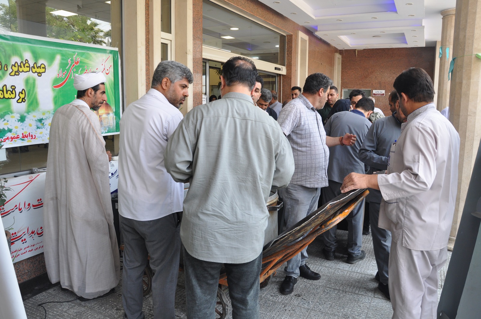 برپایی ایستگاه صلواتی به مناسبت عید سعید غدیر خم در بیمارستان بهارلو