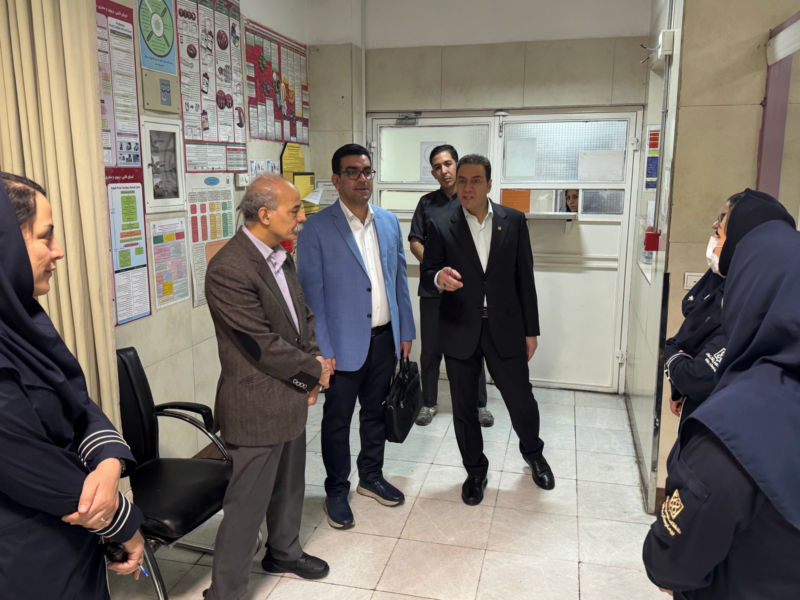 بازدید مشاوران معاونت درمان دانشگاه علوم پزشکی تهران از بیمارستان بهارلو 